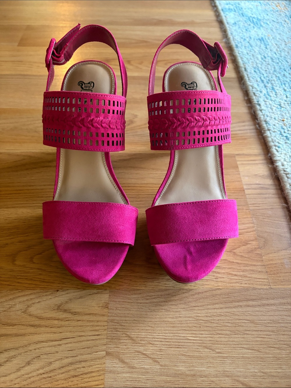 Brash Fuchsia Open-Toe Block Heel Sandals